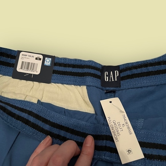 GAP Men’s StretchTwill Pull-On Drawstring Shorts - Picture 3 of 4